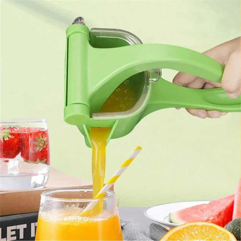 Manual juicer